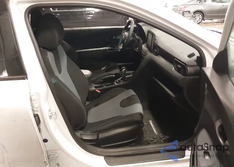 2019 Hyundai Veloster 2.0 z USA, uszkodzony, nr VIN KMHTG6AF0KU003941